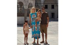 Ünlü model Devon Windsor, ailesiyle İstanbul'da!