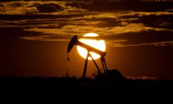 Petrolde talep baskısı: Fiyatlar geriledi!