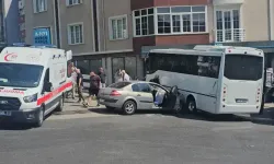 Halk otobüsü ile otomobil çarpıştı: 7 yaralı