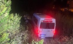 Yolcu minibüsüyle otomobil çarpıştı: 11 kişi yaralı!