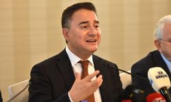 DEVA Partisi Genel Başkanı Babacan, gazetecilerle bir araya geldi