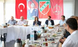 Karşıyaka'da barış masası... Ünsal ve kulüp yöneticileri buluştu!