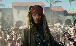 Johnny Depp 'Karayip Korsanları'na dönüyor