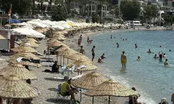 Bodrum'da hava sıcaklığı 40 dereceyi aştı, sahiller doldu