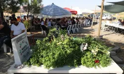İki yıl önce öldürülen Narin Güran kabri başında anıldı