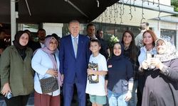 Cumhurbaşkanı Erdoğan, Çengelköy'de esnafı ziyaret etti