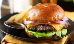 Dört parçaya bölünerek satıldı: Ünlü fast-food şirketi iflas etti