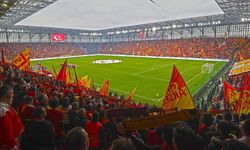 İzmir'de milli heyecan... Belçika maçı Gürsel Aksel'de!
