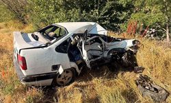İki otomobilin çarpışması sonucu bir kişi öldü, 4 kişi yaralandı