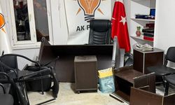 AK Parti ilçe binasına saldırı!