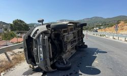 Söke'de devrilen kamyonetin sürücüsü yaralandı