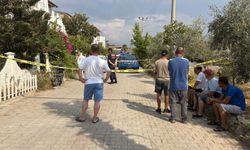 Annesini öldürüp, intihar etti