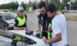 Korsan taksiciyi yakalattı, kendisine de ceza yazıldı!