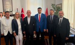 Bergama’da dikkat çeken “kredi” buluşması: Rakibiz ama hasım değiliz!
