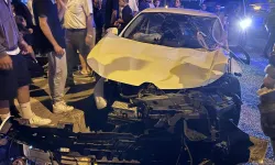 Bursa'da 3 otomobil birbirine girdi: 1'i ağır 5 yaralı