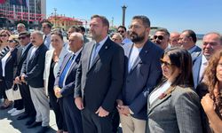 CHP İzmir büyük zaferin 104. yılı için Atasının huzurunda!