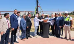 Memur Kardeşler’den İzmir’e bir katkı daha… Dev caminin temeli atıldı!