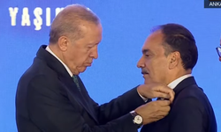Rozeti Erdoğan taktı… İzmir milletvekili Bilici AK Parti’de!