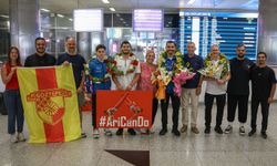 Göztepe milli cimnastikçilerini karşıladı