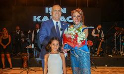 Gaziemir, Zafer Bayramı’nı Işın Karaca konseriyle kutladı