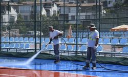 Kuşadası Tenis Kulübü'nde temizlik çalışması