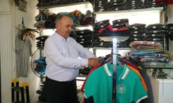 Muhtar, çocukların ihtiyaçlarını hayırseverlerle karşılıyor... Bornova’da örnek dayanışma!