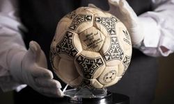 Maradona'nın "Tanrı'nın Eli" topu 3,3 milyon dolara satıldı