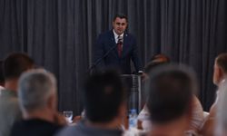 YENİ Parti İzmir’den Roman buluşması: Güç’ten iktidara eleştiriler!