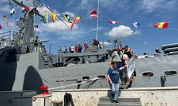 TCG Karşıyaka gemisi Zafer Bayramı'nda ilk kez ziyarete açıldı