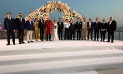İzmir siyasetini buluşturan düğün