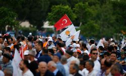 AK Parti İzmir’den Günaydın’a “sokak” yanıtı: Sözde YENİ Parti ama söylem bayat!