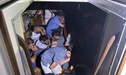 Yelkenli teknede 40 kaçak göçmen yakalandı