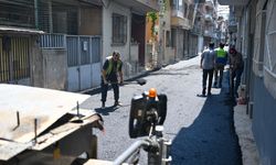 Bornova'da asfalt serim çalışmaları tam gaz!