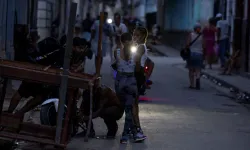 Küba'da tüm ülke yedinci kez karanlığa gömüldü!