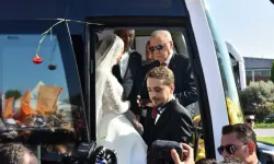 Düğünleri öncesi Cumhurbaşkanı Erdoğan’ı karşılamaya gittiler