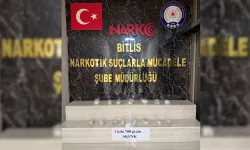 Otomobilde gizlenmiş 1 kilo 700 gram uyuşturucu ele geçirildi