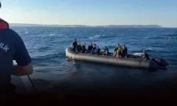 İzmir açıklarında 56 düzensiz göçmen yakalandı