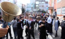 Milyonlarca öğrenciyi ilgilendiriyor... Pazartesi okulların ders saati değişti