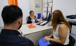 İzmir’de iletişimin önündeki engeller birlikte aşılıyor