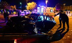 İki otomobil çarpıştı: 2'si ağır 9 yaralı!