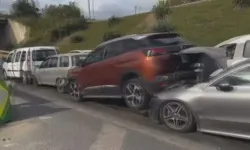 6 aracın karıştığı zincirleme kaza: 2 yaralı!