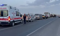 Kum fırtınasında zincirleme kaza: 16 yaralı