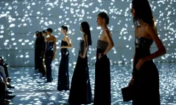 Giorgio Armani 1 yıl sonra 'evrim' temasıyla geri döndü