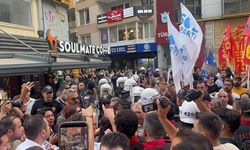 İzmir'de LGBTİ eylemine gazlı müdahale!
