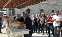 Umay bebek, aynı kazada ölen annesinin yanına defnedildi