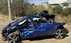 İzmir’de otomobil çaya uçtu... Korkunç kaza!