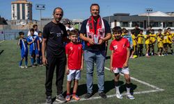 Kazanan dostluk oldu... Bornova’da 9 Eylül’e futbol şöleni!