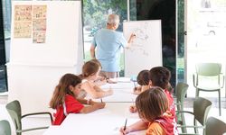 Bayraklı'da çocuklar yaz okulu atölyesinde buluştu