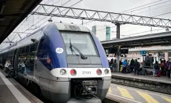 Fransa'da tren yaydan çıktı: 44 kişi yaralandı