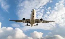 Havalimanında dron şüphesi: 1800'den fazla yolcu etkilendi